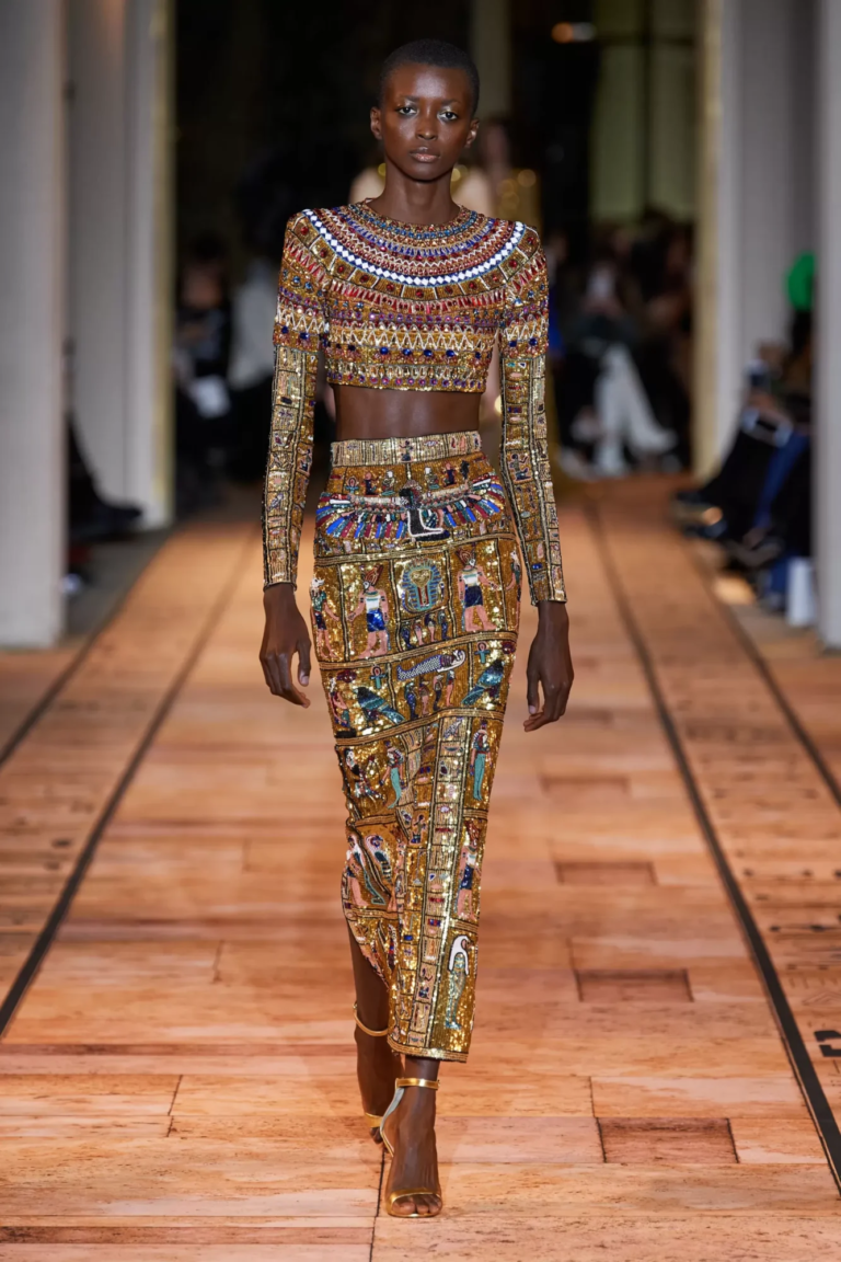 dress like cleopatra